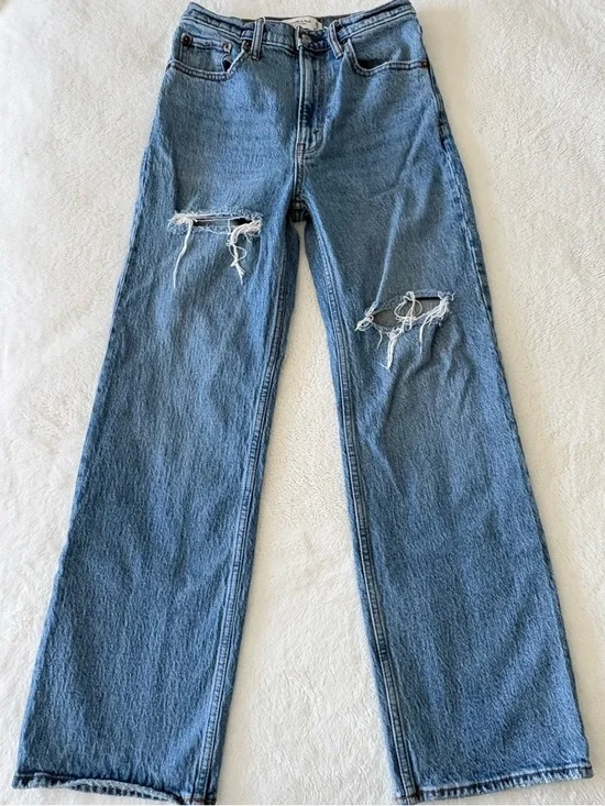 Abercrombie & Fitch Distressed 90s Relaxed Jean High Rise - Picture 1 of 8